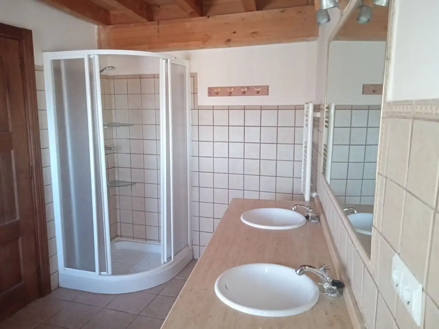 Badezimmer von Haus oder Chalet zum Verkauf in Jaraíz de la Vera mit Klimaanlage, Terrasse und Balkon