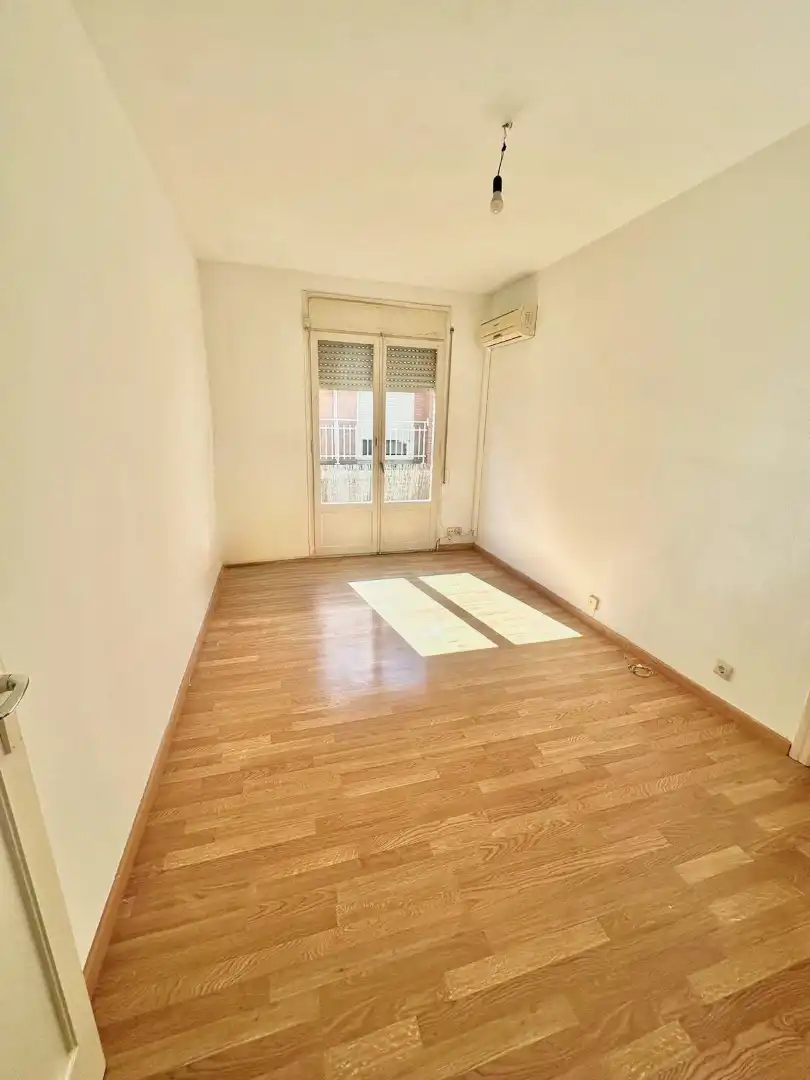 Piso de alquiler en  Barcelona Capital con Aire acondicionado y Balcón