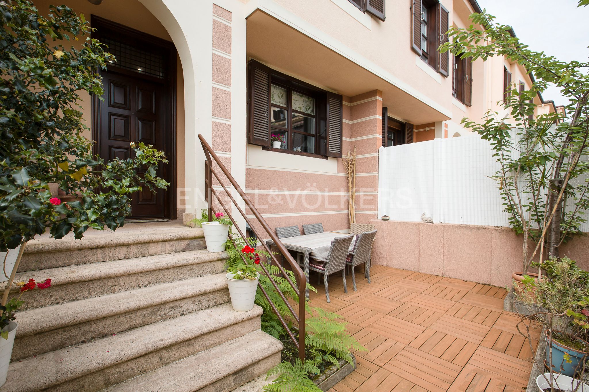 Vista exterior de Casa o xalet en venda en Getxo  amb Calefacció, Parquet i Terrassa
