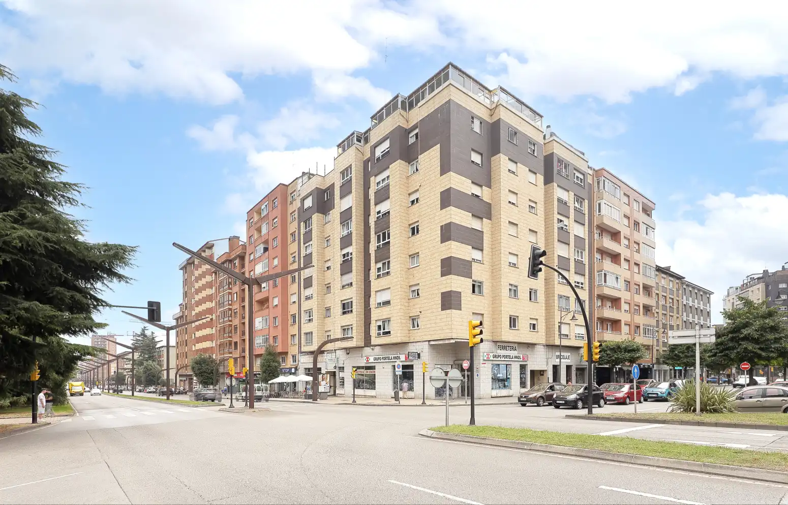 Vista exterior de Piso en venta en Gijón  con Calefacción y Parquet