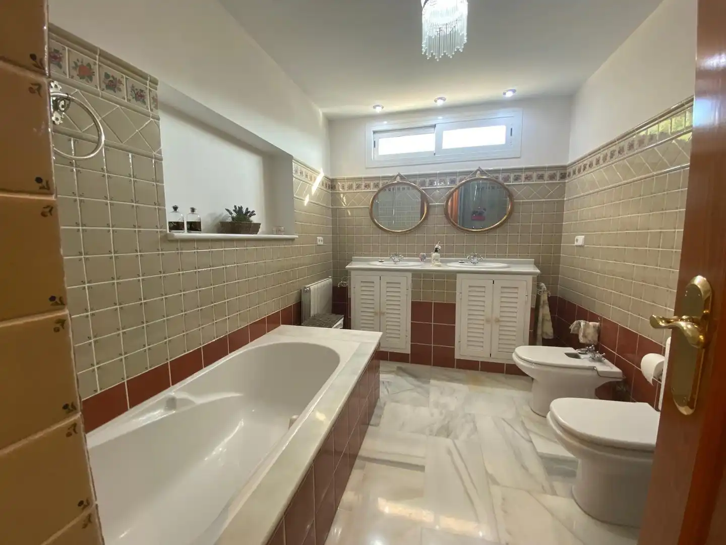 Baño de Casa adosada de alquiler en La Rinconada