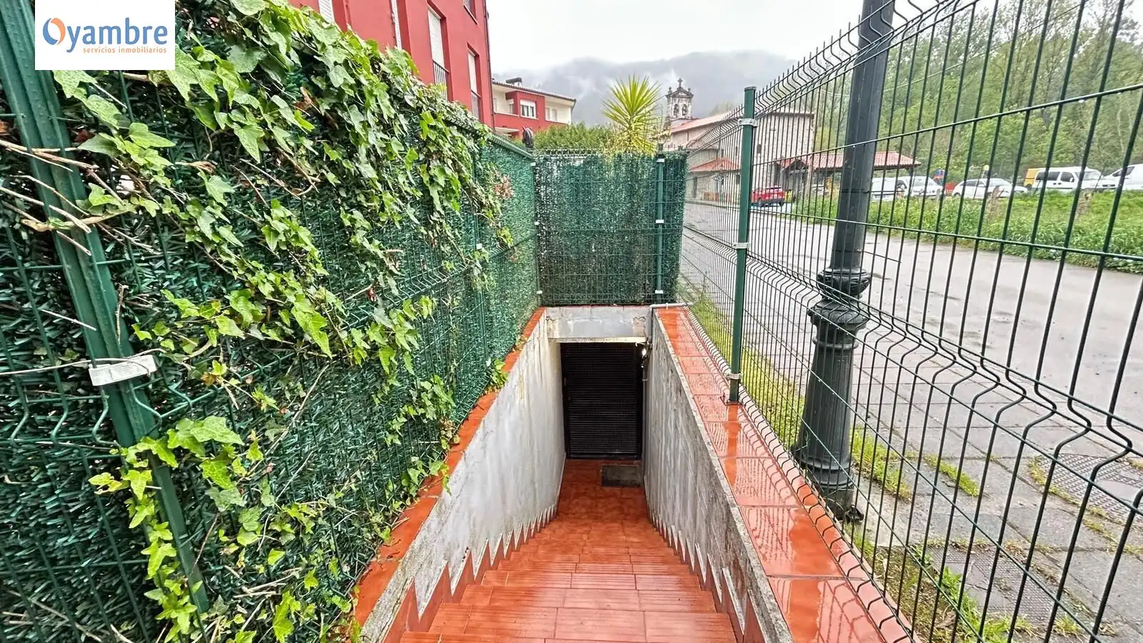 Außenansicht von Garage zum Verkauf in Ampuero