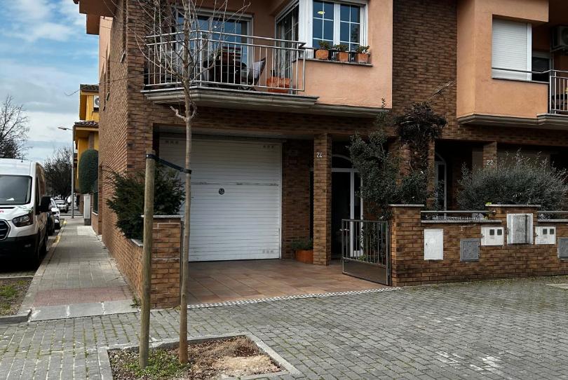 Foto 1 de Casa adosada en venta en Carrer Era D'en Carbó, 24, Manlleu, Barcelona