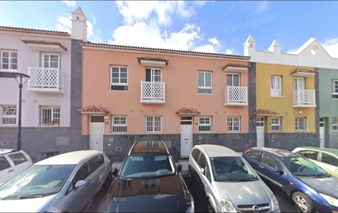 Außenansicht von Einfamilien-Reihenhaus zum Verkauf in Puerto de la Cruz mit Terrasse, Abstellraum und Möbliert