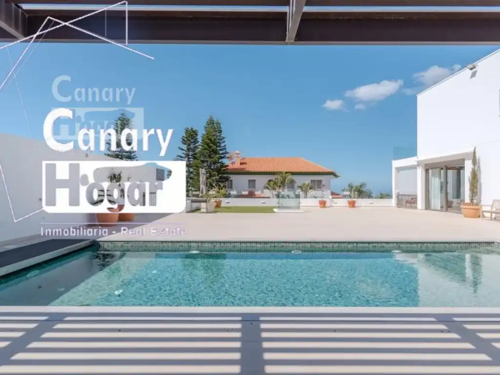 Terrace of Houses for sale in Adeje  with Air Conditioner and Swimming Pool