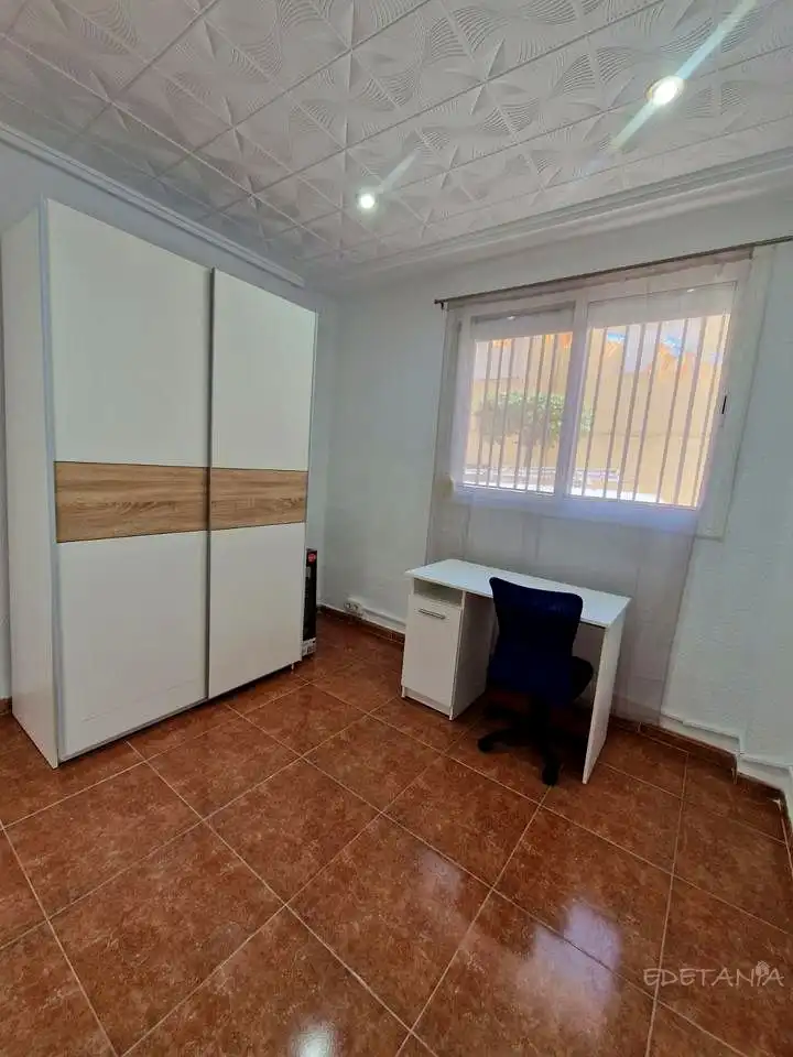 Habitación de Planta baja de alquiler en Moncada con Aire acondicionado, Calefacción y Amueblado