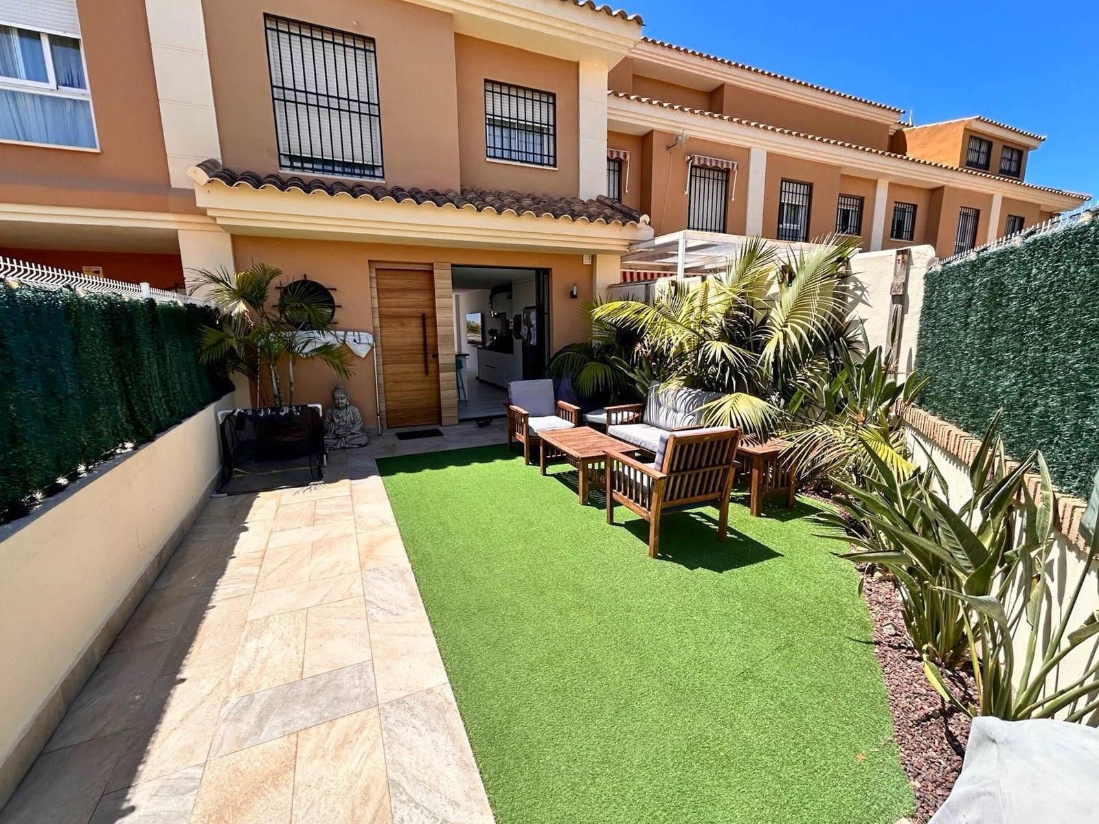 Terraza de Casa o chalet de alquiler en Vélez-Málaga con Terraza, Trastero y Piscina comunitaria