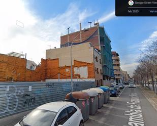 Vista exterior de Edifici en venda en Terrassa