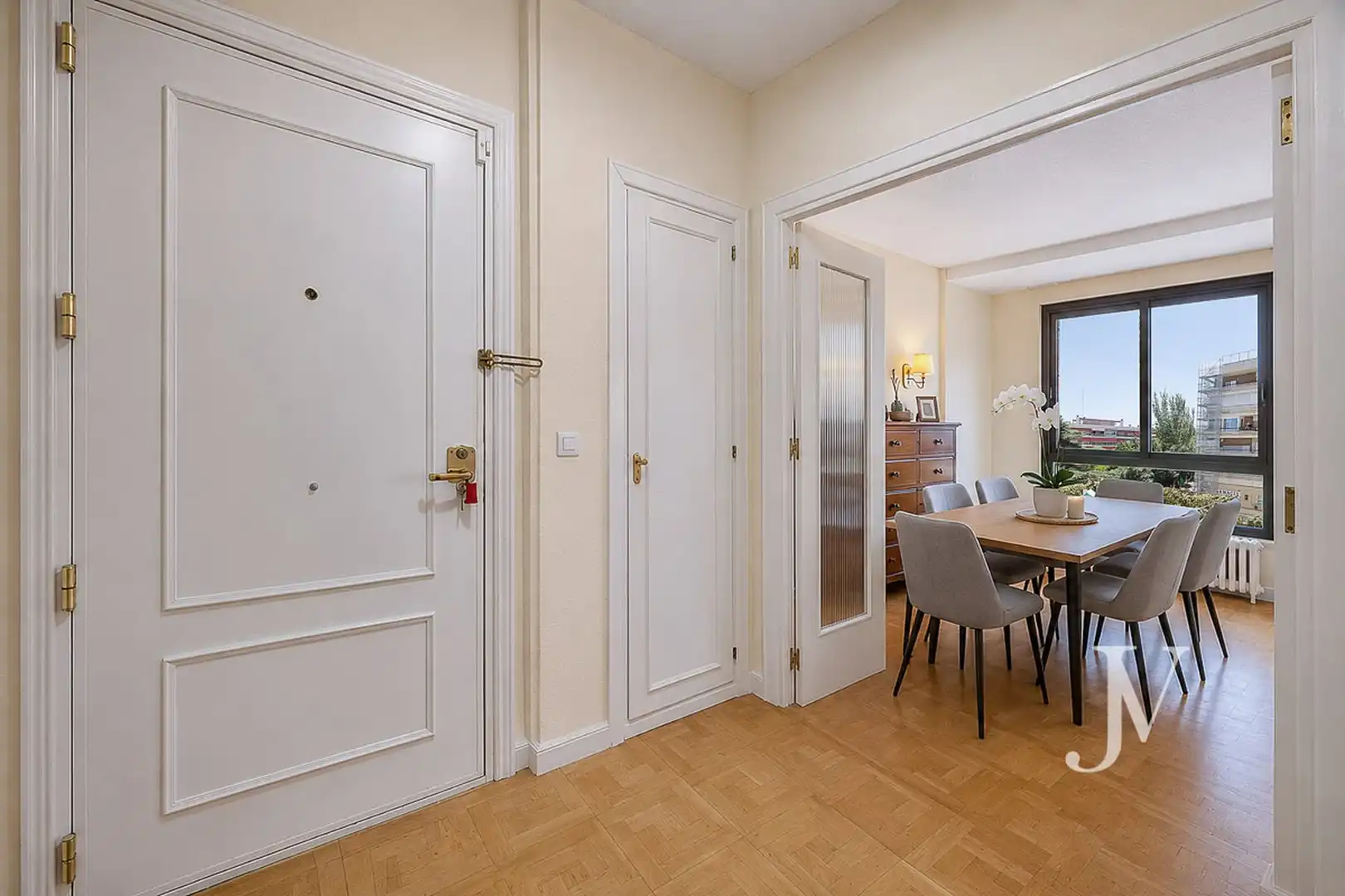 Piso en venta en Madrid con Terraza, Trastero y Piscina comunitaria