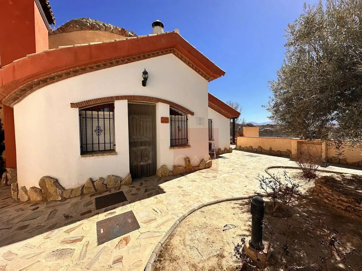 Vista exterior de Finca rústica en venta en Benalúa, Granada