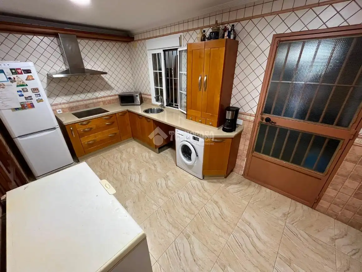 Kitchen of Detached homes for sale in Dos Hermanas  with Air Conditioner and Balcony
