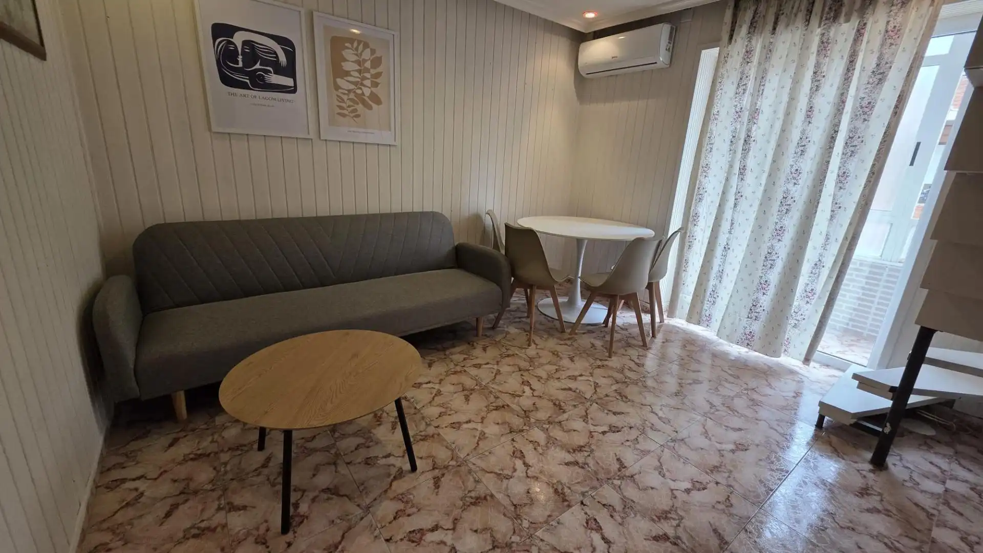 Sala de estar de Apartamento de alquiler en Alicante / Alacant con Aire acondicionado, Amueblado y Balcón