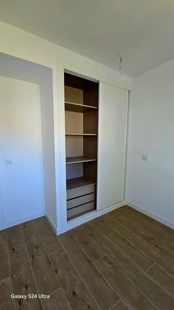 Dormitori de Apartament en venda en Estepona amb Aire condicionat i Terrassa