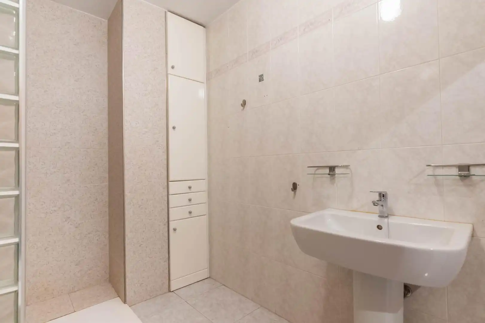 Badezimmer von Einfamilien-Reihenhaus zum Verkauf in Murcia mit Klimaanlage