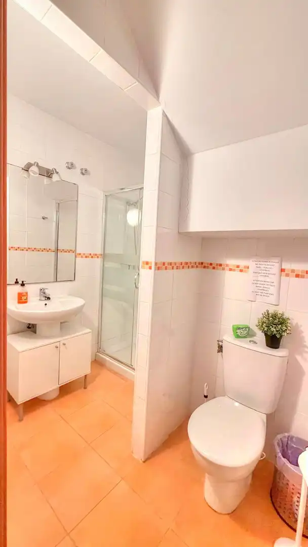 Baño de Casa adosada de alquiler en Vélez-Málaga con Aire acondicionado, Terraza y Piscina