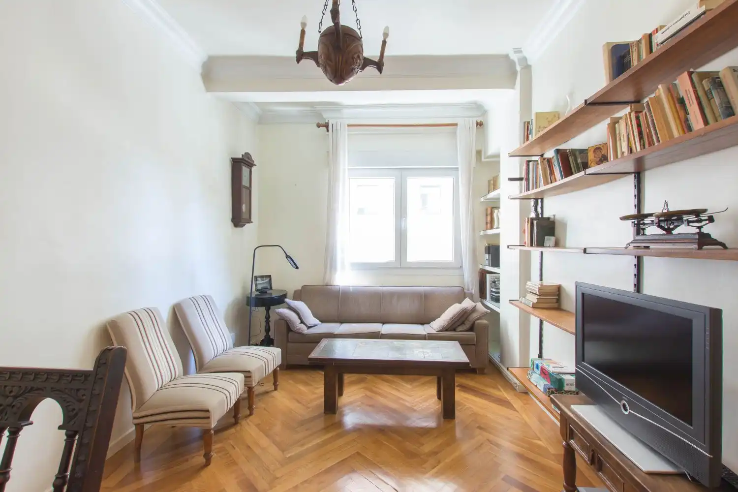 Sala d'estar de Pis en venda en  Pamplona / Iruña amb Calefacció, Parquet i Balcó