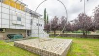 Vista exterior de Casa o xalet en venda en  Madrid Capital amb Aire condicionat, Calefacció i Jardí privat