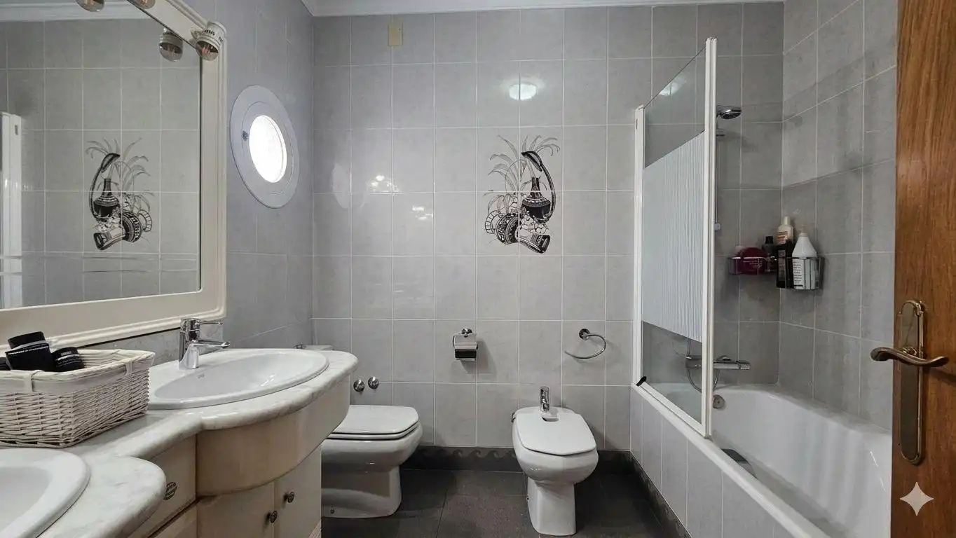 Baño de Casa adosada en venta en Olesa de Montserrat con Aire acondicionado, Calefacción y Terraza