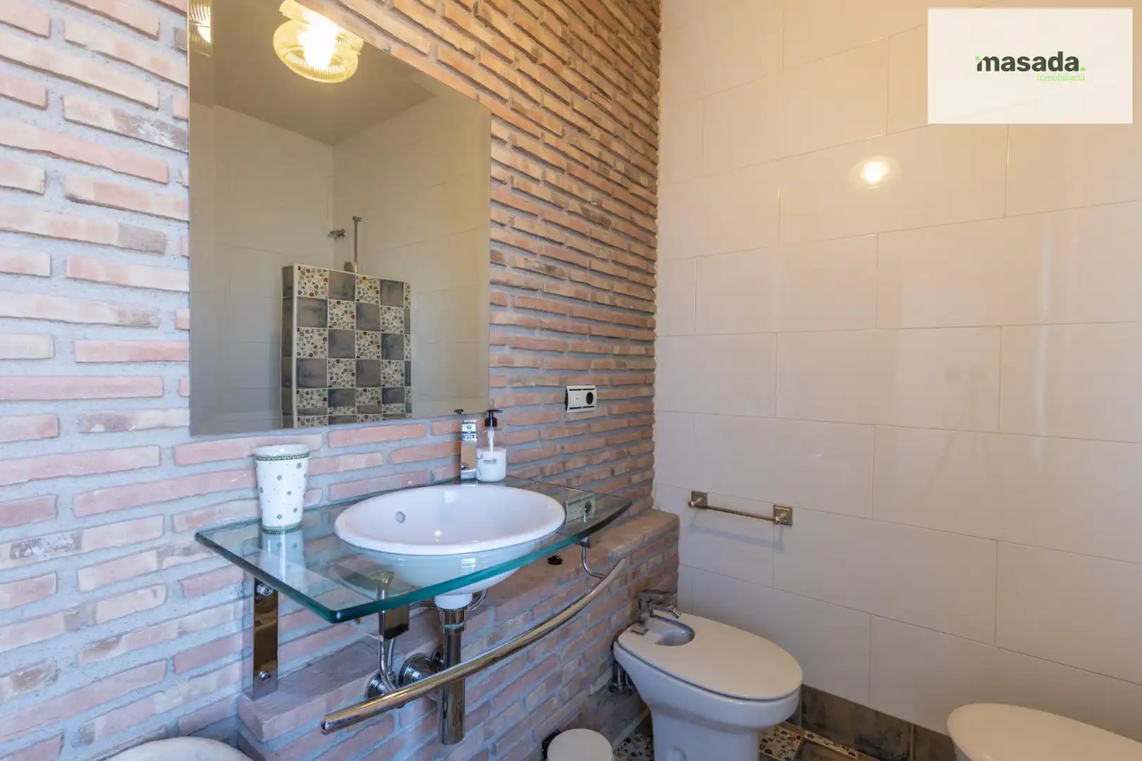 Baño de Casa o chalet en venta en Vegas del Genil con Jardín privado, Piscina y Alarma