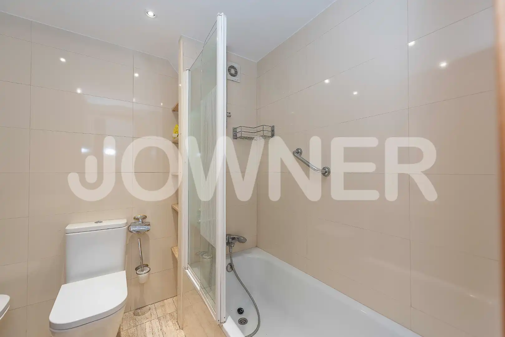 Badezimmer von Wohnung zur Miete in Madrid mit Klimaanlage, Heizung und Terrasse