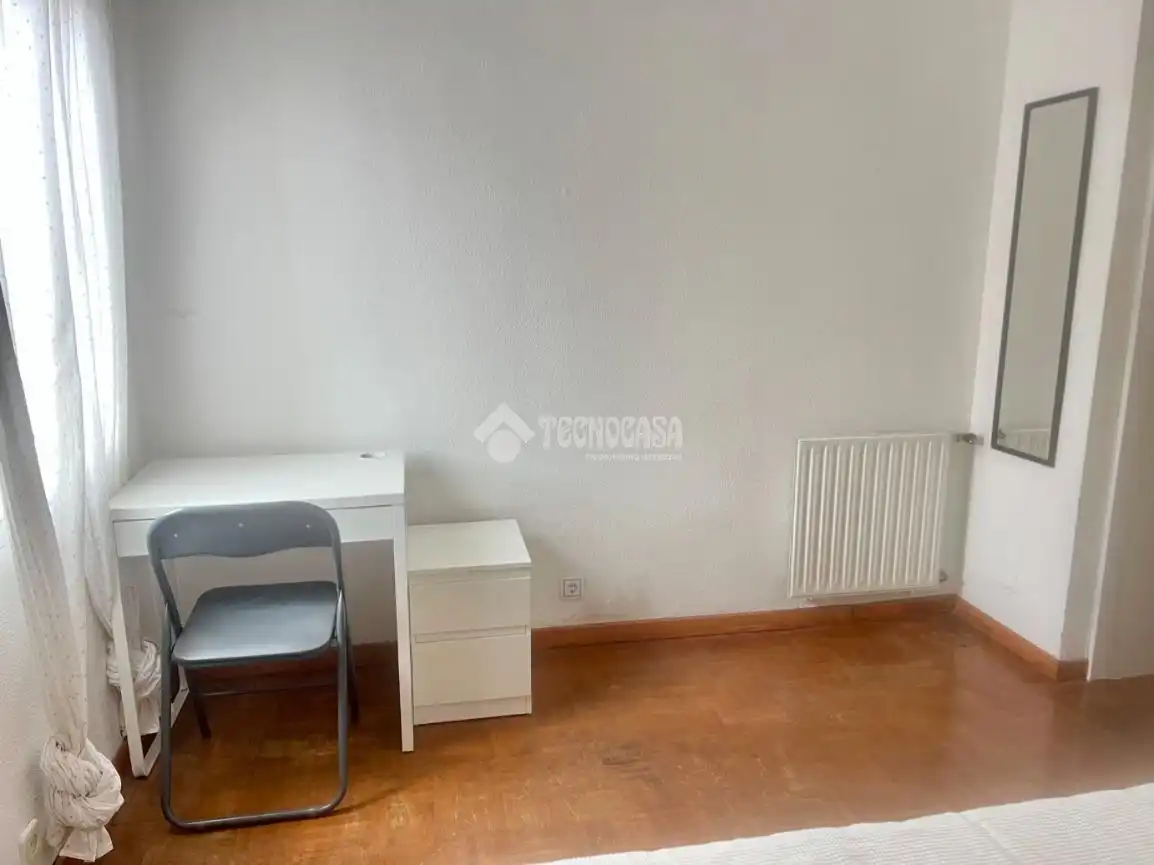 Dormitori de Casa adosada en venda en Alcalá de Henares amb Terrassa