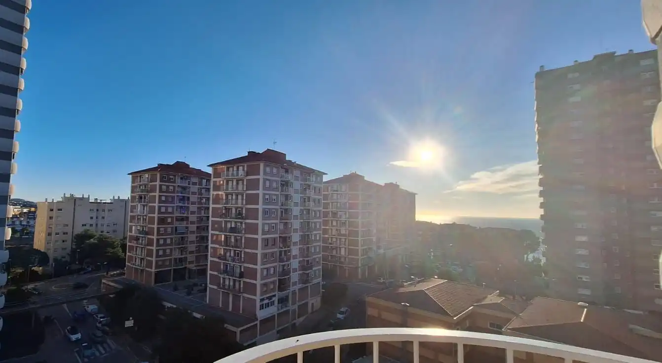 Vista exterior de Piso en venta en Montgat con Calefacción, Parquet y Horno