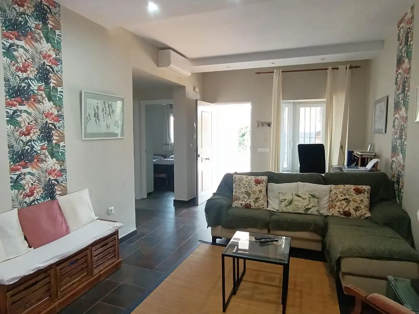 Living room of Houses for sale in Chiclana de la Frontera  with Air Conditioner, Private garden and Storage room