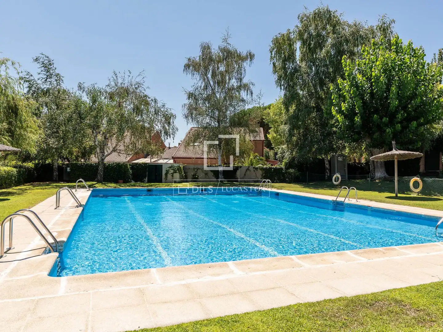 Piscina de Casa o xalet en venda en Majadahonda amb Aire condicionat i Jardí privat