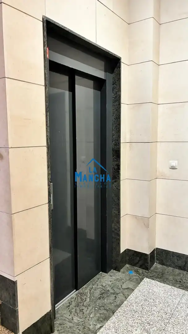 Vista exterior de Apartamento en venta en Albacete con Calefacción, Trastero y Amueblado