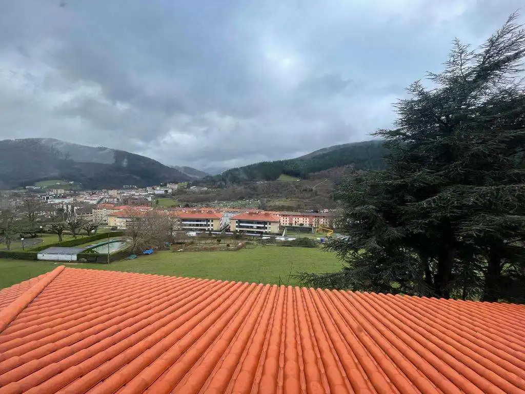 Vista exterior de Casa o chalet en venta en Legazpi con Jardín privado y Balcón