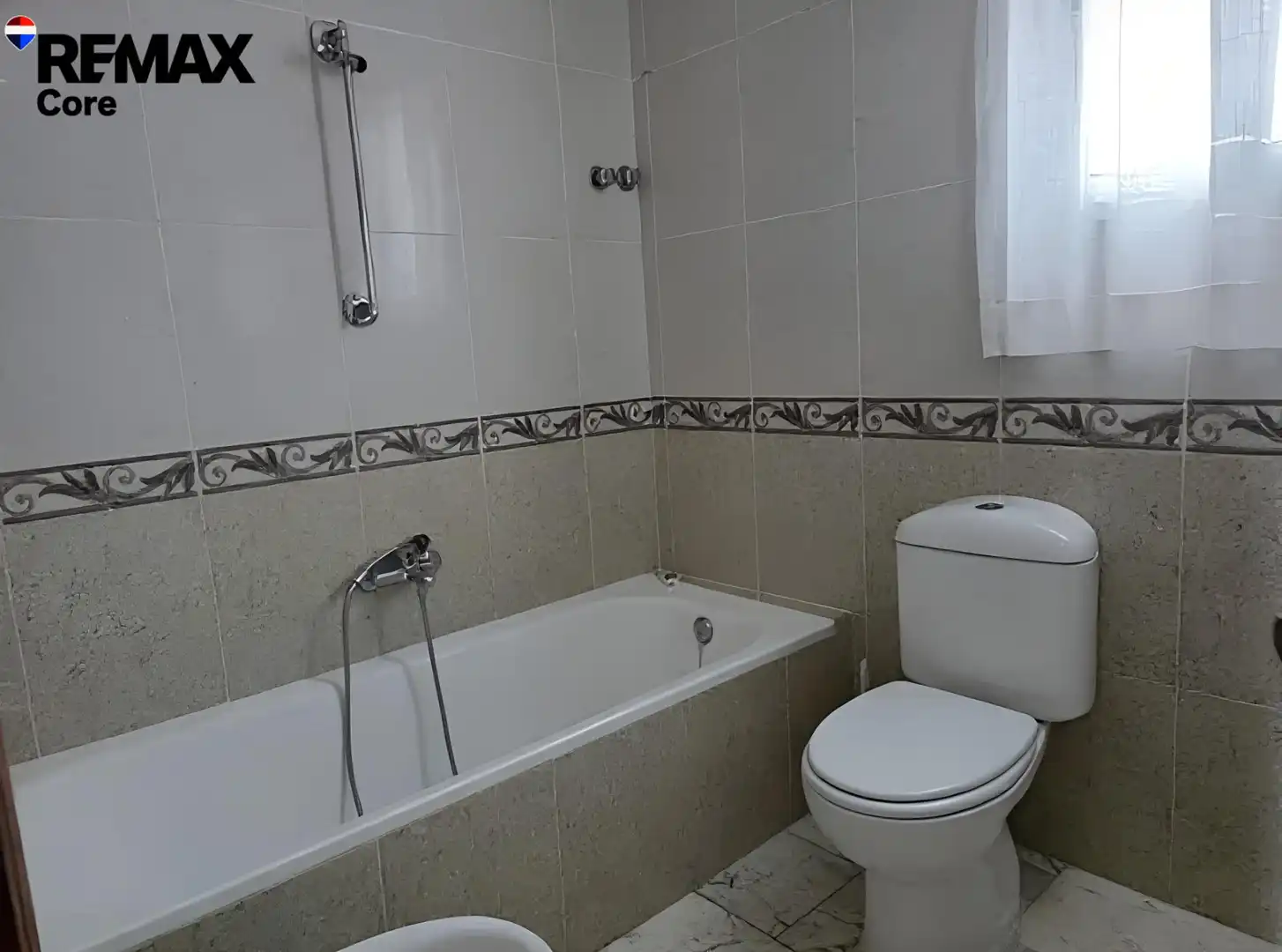 Bany de Casa o xalet en venda en Badajoz amb Jardí privat, Terrassa i Traster