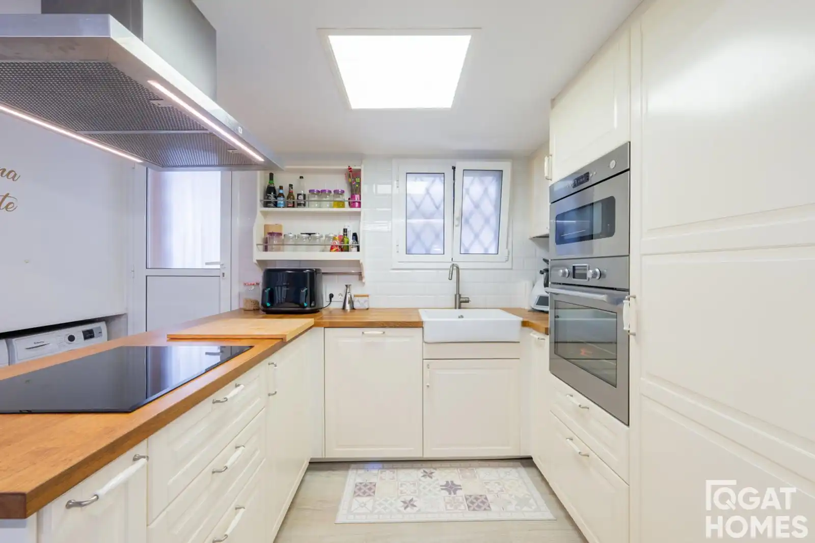 Cuina de Casa o xalet en venda en Sant Cugat del Vallès amb Aire condicionat, Calefacció i Terrassa