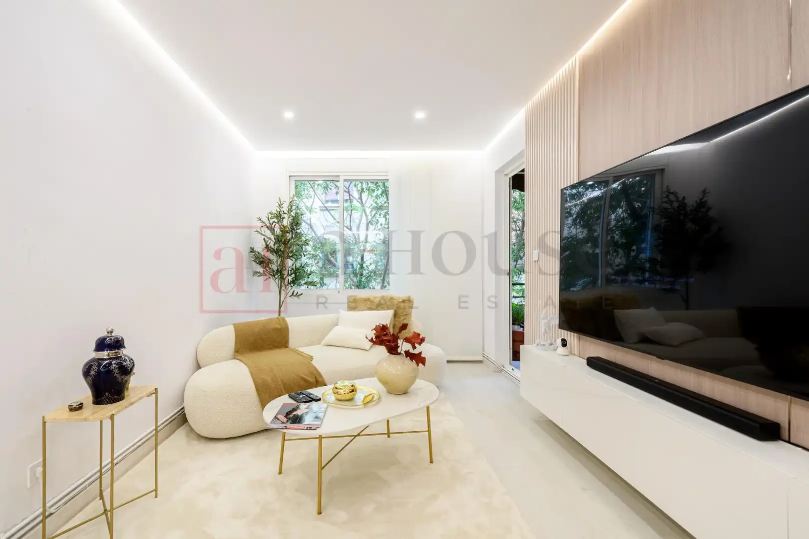 Sala d'estar de Pis en venda en Barcelona amb Aire condicionat, Calefacció i Parquet