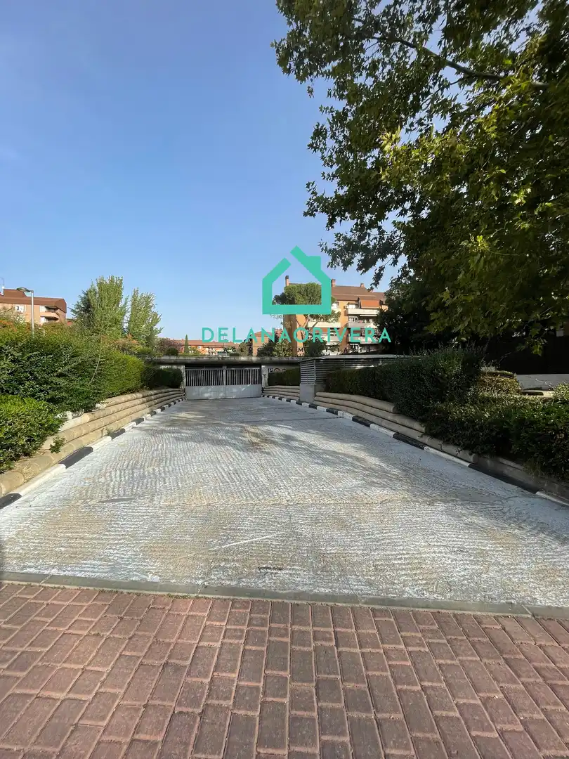 Exterior view of Garage for sale in Alcobendas
