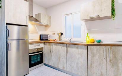 Kitchen of Flat for sale in  Granada Capital