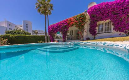 Jardí de Casa o xalet en venda en Marbella amb Aire condicionat, Jardí privat i Terrassa