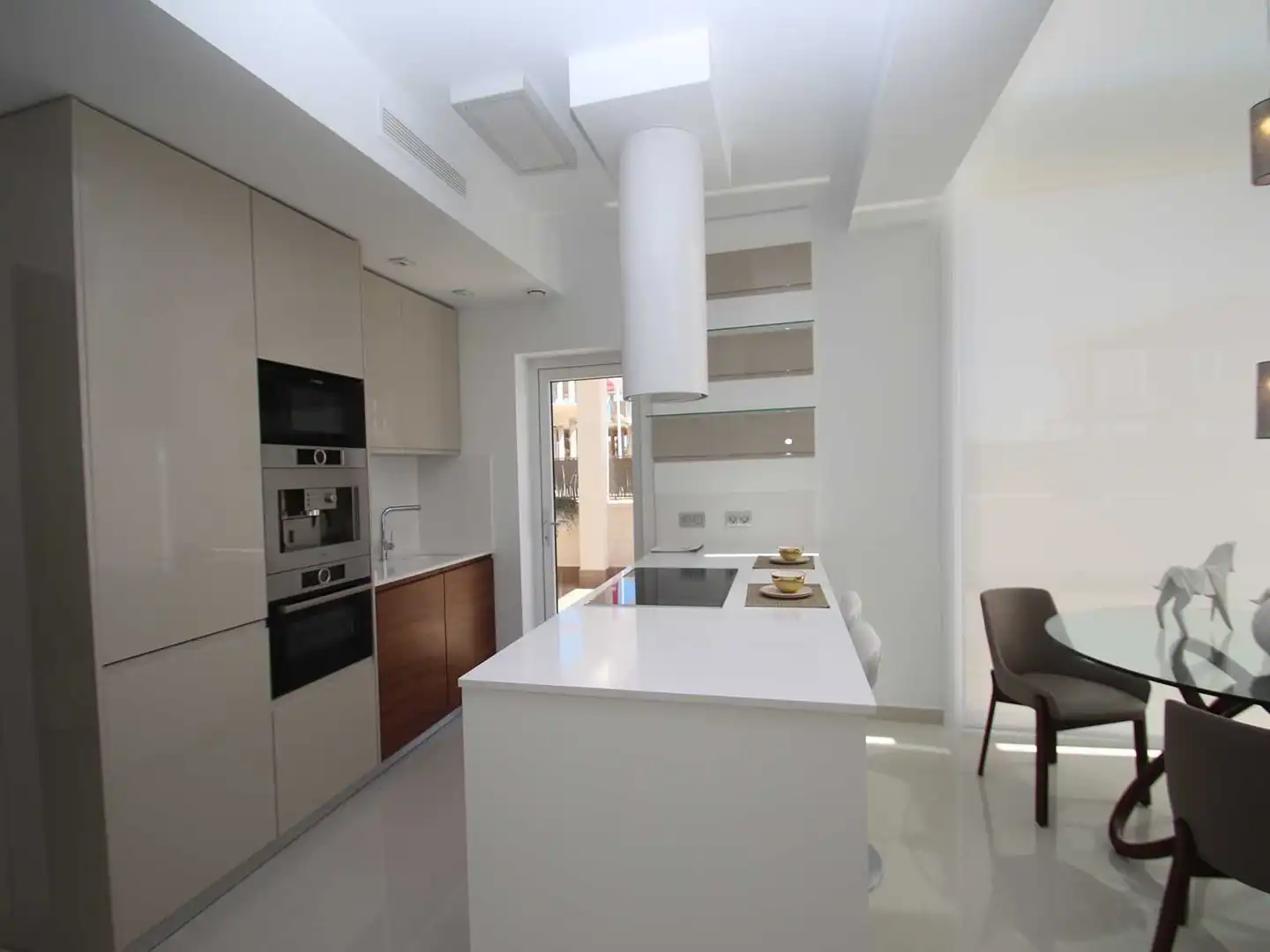 Detached house with pool for sale in Avenida Avenida Julietta Orbaiceta, imagen 12