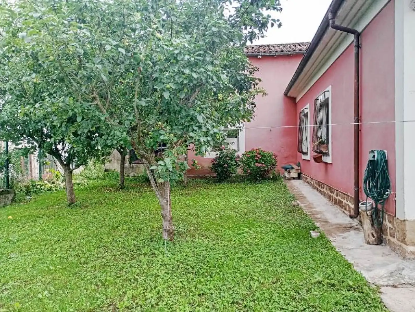 Jardín de Casa o chalet en venta en Los Corrales de Buelna  con Calefacción, Jardín privado y Terraza