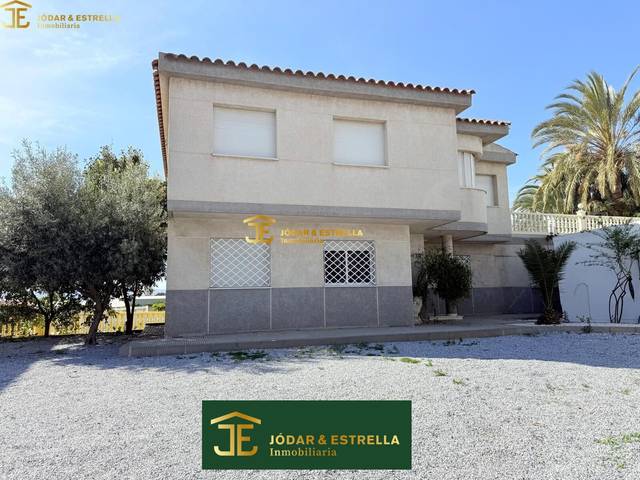 Casa-chalet en Venta en Tercia
