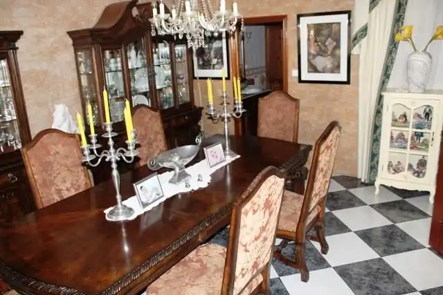 ¡Dúplex en el distrito de Pueblonuevo! con una superficie total de 230 m2. La casa consta de 4 dormitorios, salita, gran salón-com, imatge 4
