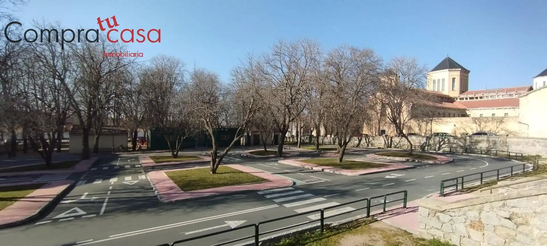 Vista exterior de Piso en venta en Segovia con Calefacción, Trastero y Amueblado