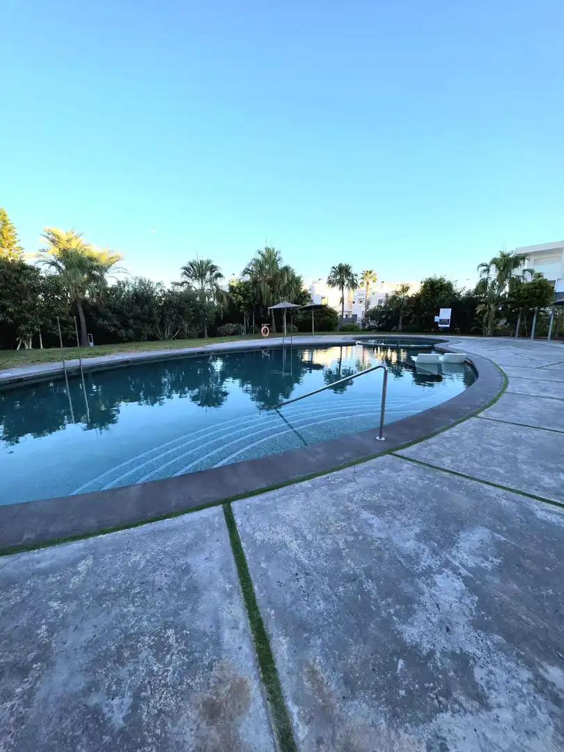 Schwimmbecken von Wohnungen zur Miete in Torrevieja mit Klimaanlage, Terrasse und Abstellraum