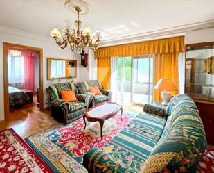 Sala d'estar de Pis en venda en  Madrid Capital amb Calefacció, Parquet i Terrassa