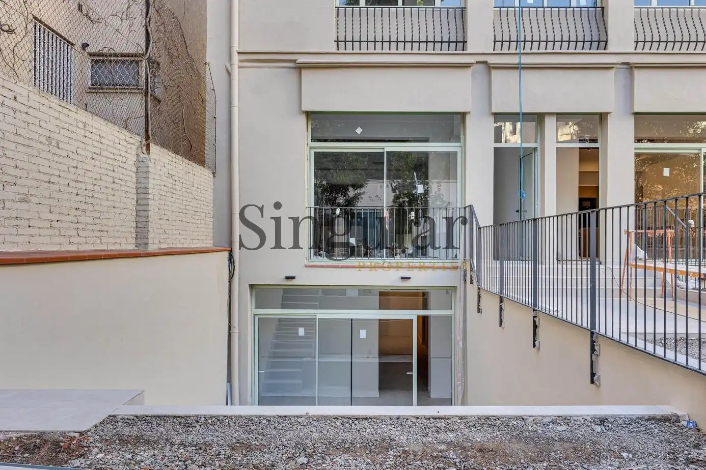 Vista exterior de Dúplex en venta en Barcelona con Aire acondicionado, Calefacción y Jardín privado