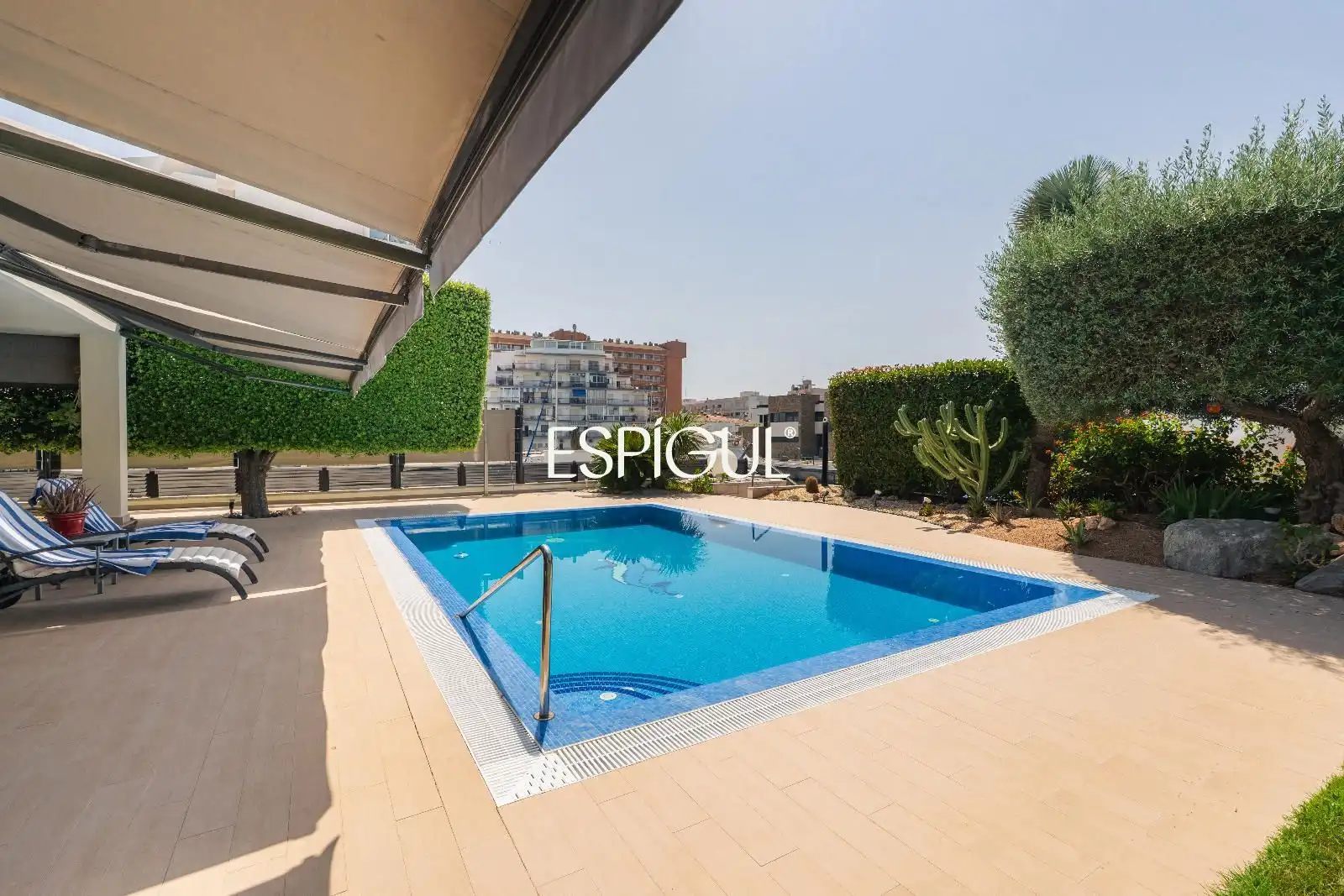 Piscina de Casa o xalet en venda en Roses amb Aire condicionat, Calefacció i Terrassa