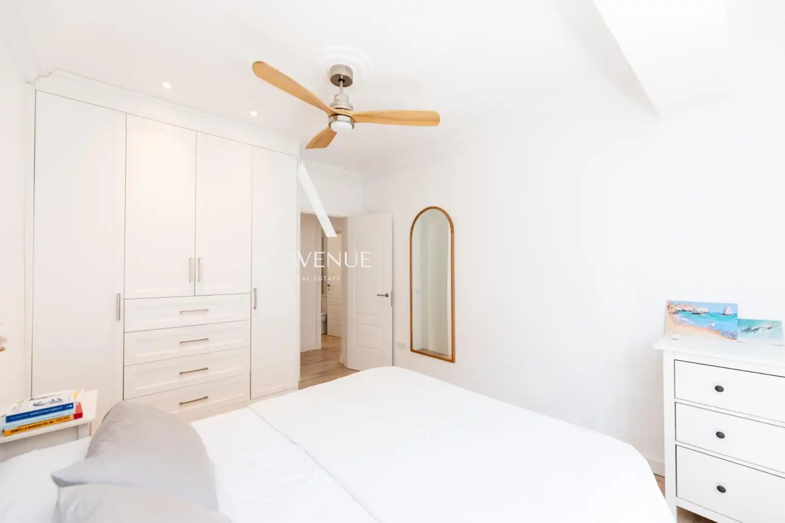 Bedroom of Flat for sale in Madrid  with Air Conditioner, Heating and Furnished