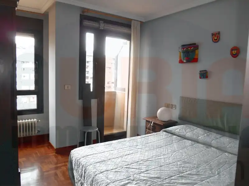 Apartments for rent in Calle Nueve de Mayo, Salesas - Foncalada - Campoamor