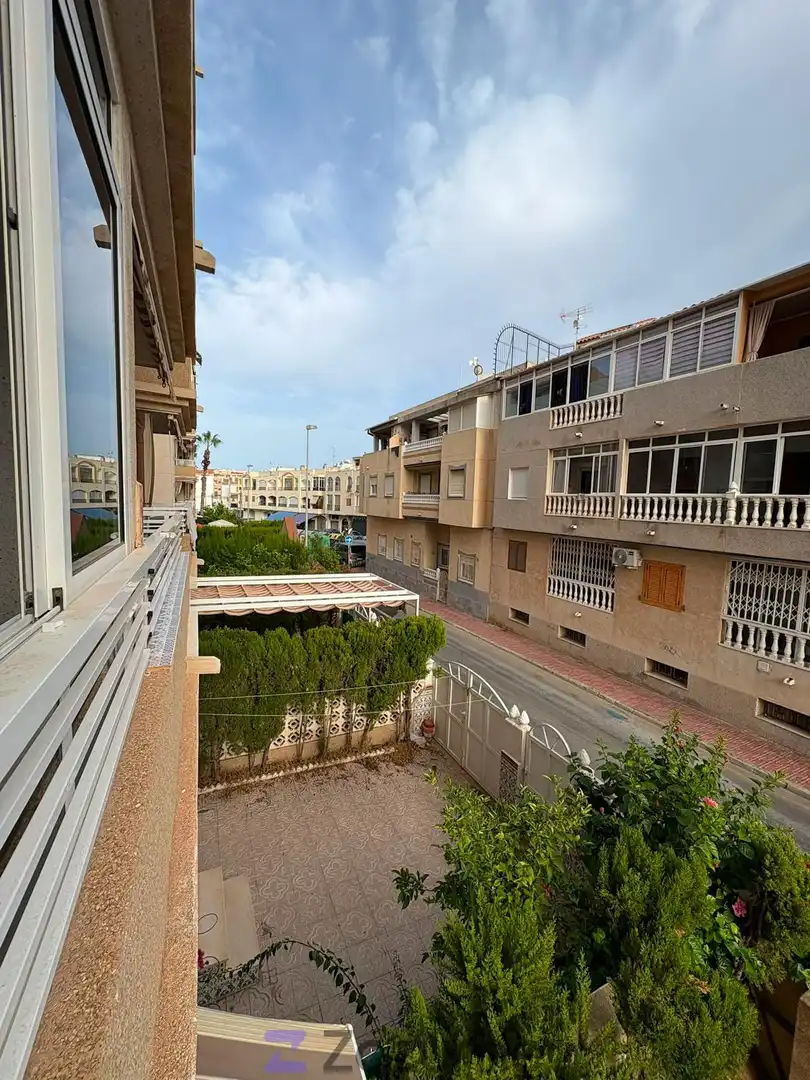 Vista exterior de Piso de alquiler en Torrevieja con Aire acondicionado, Calefacción y Piscina