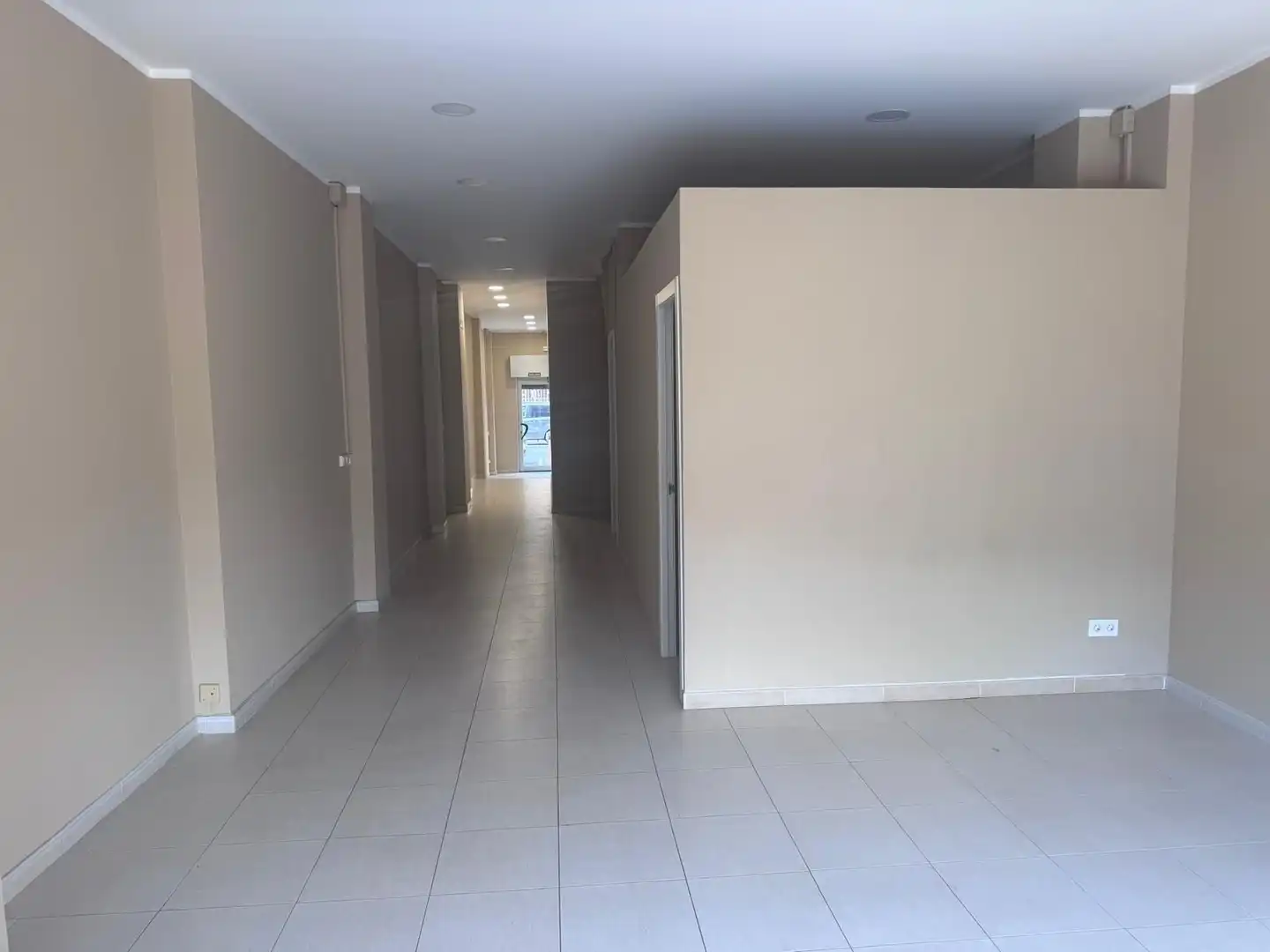 Local comercial en venta en Vallirana, imagen 5