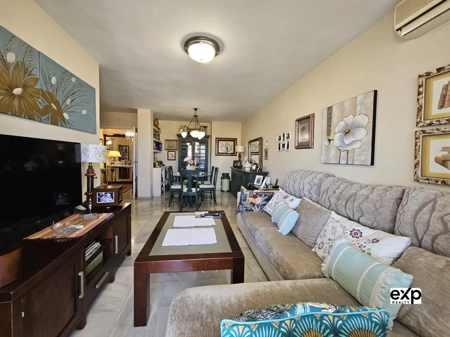 Living room of Flat for sale in Fuengirola  with Air Conditioner, Swimming Pool and Furnished
